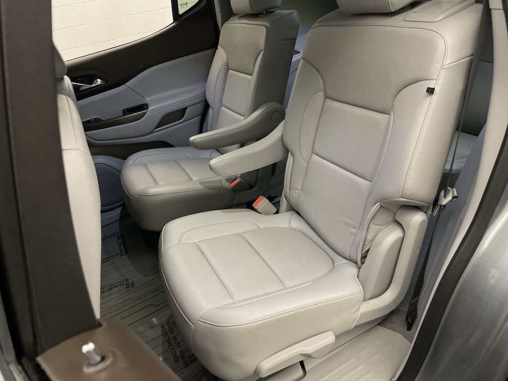 Used 2023 GMC Acadia SLT w/ Preferred Package FWD image 19