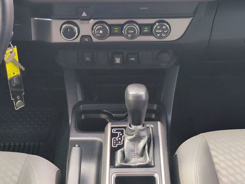 Used 2020 Toyota Tacoma SR5 image 18