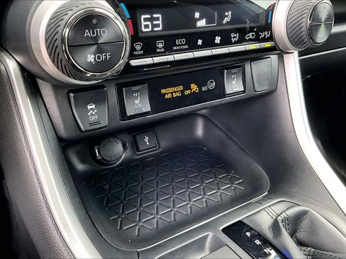 Used 2022 Toyota RAV4 SE w/ SE Grade Weather Package image 34