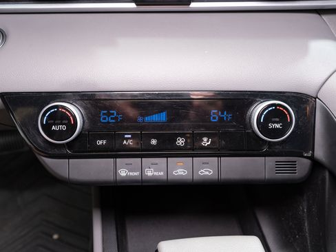 Used 2023 Hyundai Elantra SEL FWD image 20