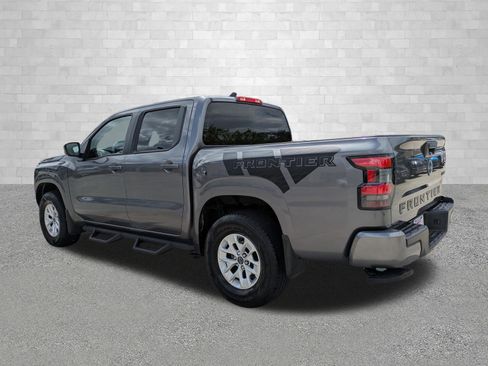 Used 2024 Nissan Frontier SV w/ Graphics Package AWD/4WD image 4