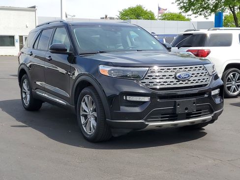 Used 2021 Ford Explorer Limited w/ Equipment Group 301A AWD/4WD image 2