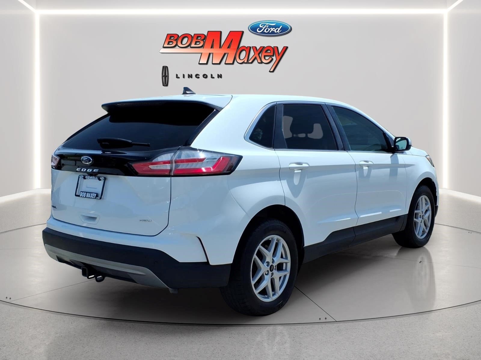 Used 2024 Ford Edge SEL w/ Convenience Package AWD/4WD image 4