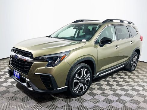 Used 2024 Subaru Ascent Touring AWD/4WD image 3