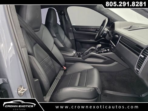 Used 2022 Porsche Cayenne Turbo GT image 10