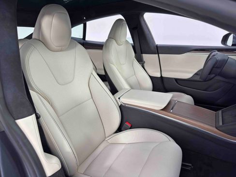 Used 2021 Tesla Model S Plaid image 37