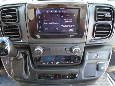 Used 2025 RAM ProMaster 2500 w/ Convenience Group image 14