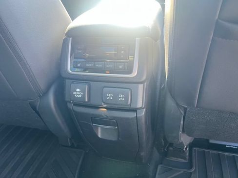 Used 2022 Subaru Ascent Touring AWD/4WD image 20