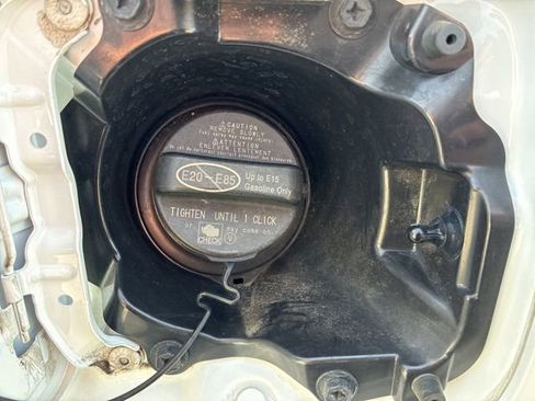 Used 2021 Toyota Tacoma SR image 5