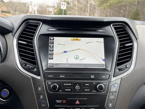 Used 2018 Hyundai Santa Fe Limited image 20