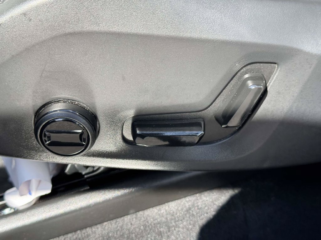 Certified 2025 Volvo XC90 B5 Core AWD/4WD image 17