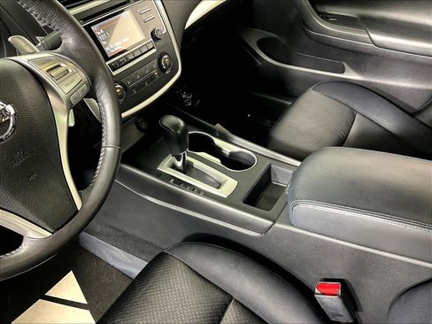 Used 2017 Nissan Altima 2.5 SR w/ Midnight Edition Package FWD image 18