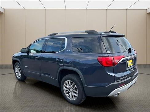 Used 2018 GMC Acadia SLE AWD/4WD image 4