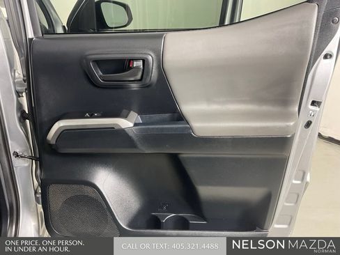 Used 2017 Toyota Tacoma SR5 w/ Tow Package RWD image 23