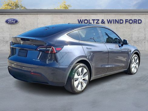 Used 2024 Tesla Model Y Long Range AWD/4WD image 6