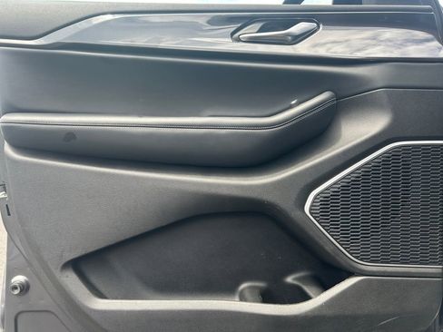 Used 2022 Jeep Grand Cherokee L Altitude image 22