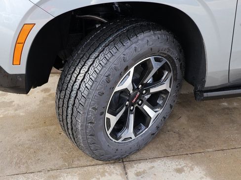 New 2026 GMC Yukon XL AT4 w/ AT4 Premium Package image 50