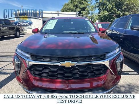 Used 2024 Chevrolet Trax LT w/ Driver Confidence Package image 2