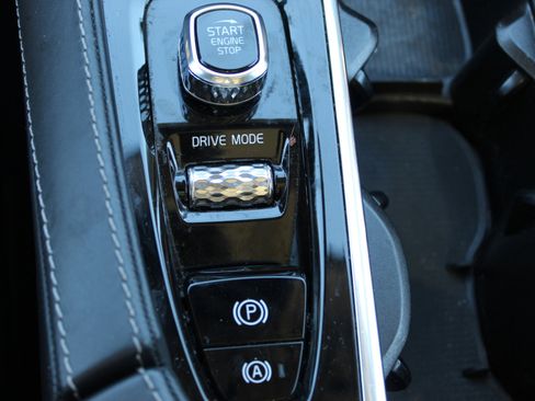 Used 2020 Volvo XC90 T6 Inscription w/ Protection Package Premier image 31