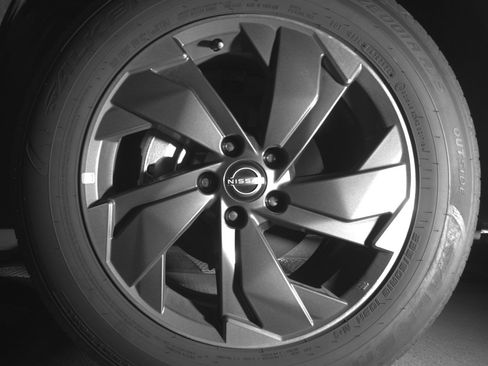 Used 2025 Nissan Rogue SV image 12