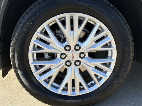 Used 2024 GMC Acadia Elevation image 11