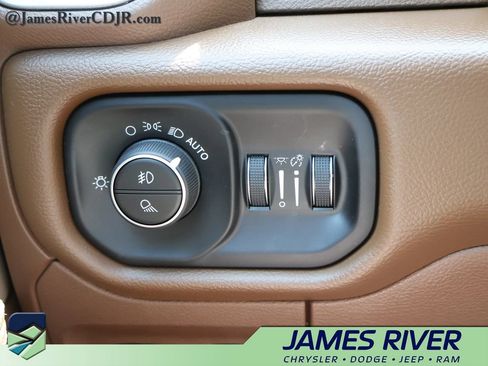 Used 2020 RAM 1500 Laramie AWD/4WD image 30