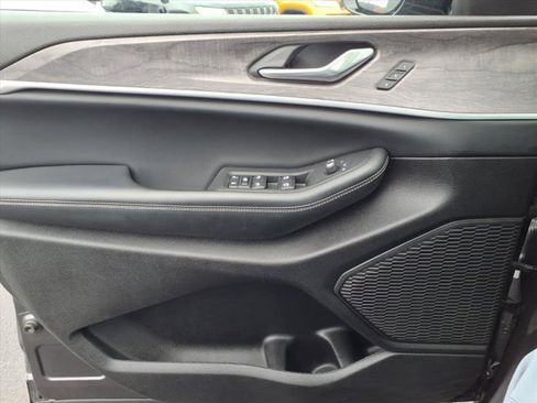 Used 2023 Jeep Grand Cherokee L Limited image 21