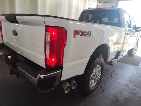 Used 2023 Ford F350 XLT w/ FX4 Off-Road Package image 4