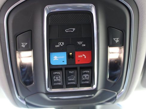 Used 2022 Jeep Grand Cherokee Limited 4xe w/ Luxury Tech Group II image 22