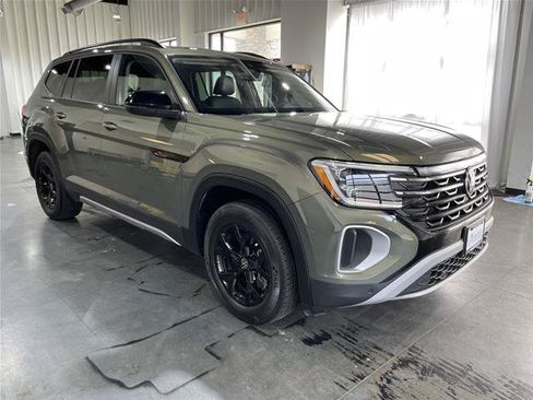 Used 2024 Volkswagen Atlas Peak Edition SEL AWD/4WD image 5