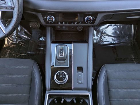 Used 2024 Mitsubishi Outlander SE image 20