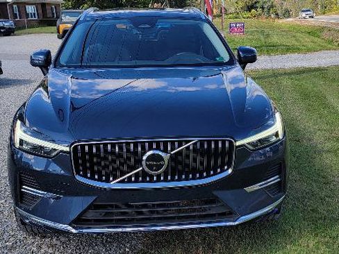 Used 2023 Volvo XC60 B5 Plus w/ Climate Package image 2