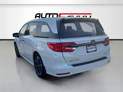 Used 2023 Honda Odyssey Elite image 5