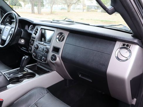 Used 2017 Ford Expedition XLT w/ Equipment Group 202A image 17