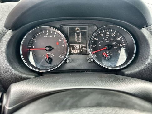 Used 2013 Nissan Rogue S FWD image 30