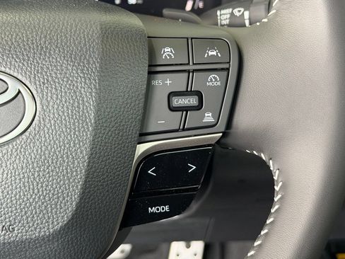 Used 2026 Toyota Camry SE FWD image 21