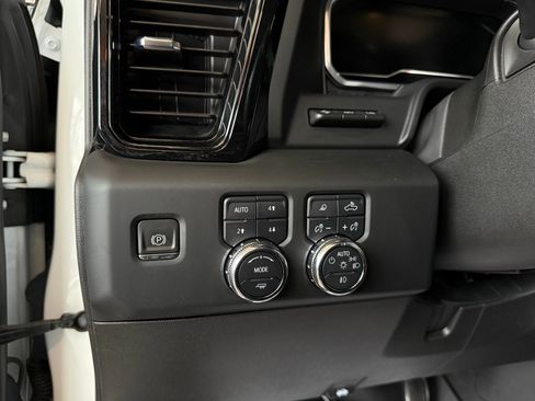 Used 2024 GMC Sierra 2500 AT4X image 52