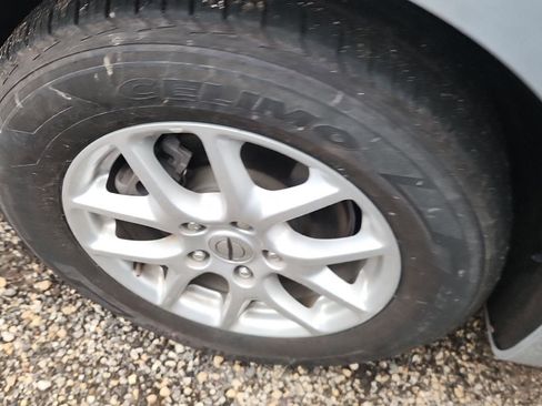 Used 2023 Chrysler Pacifica Touring-L image 3