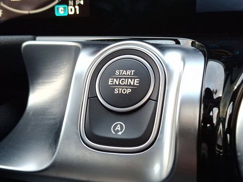 Certified 2025 Mercedes-Benz GLB 250 4MATIC image 26