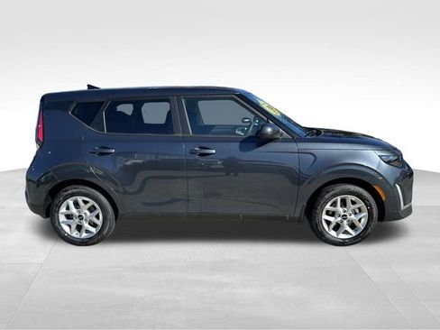 Used 2025 Kia Soul S image 11