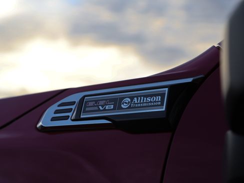 New 2026 GMC Sierra 2500 SLE w/ SLE Value Package; image 5