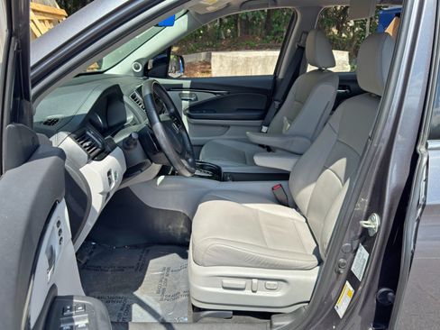 Used 2020 Honda Pilot Touring image 16