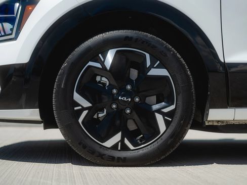 Used 2023 Kia Niro Wind FWD image 8