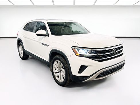 Used 2021 Volkswagen Atlas Cross Sport SE w/ Panoramic Sunroof Package image 3