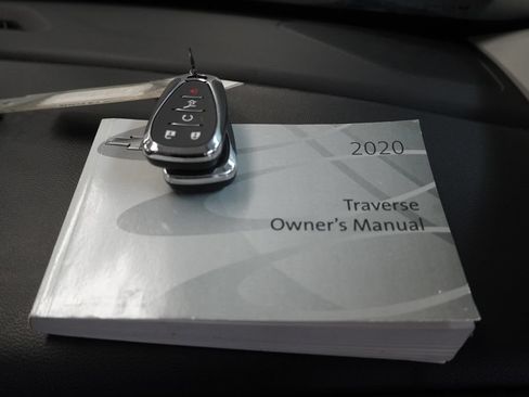 Used 2020 Chevrolet Traverse LT w/ LT Premium Package FWD image 41