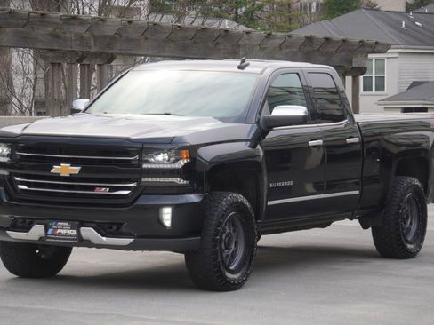 Used 2017 Chevrolet Silverado 1500 LTZ Z71 image 7