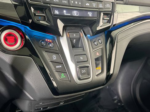 Used 2023 Honda Odyssey Elite image 17