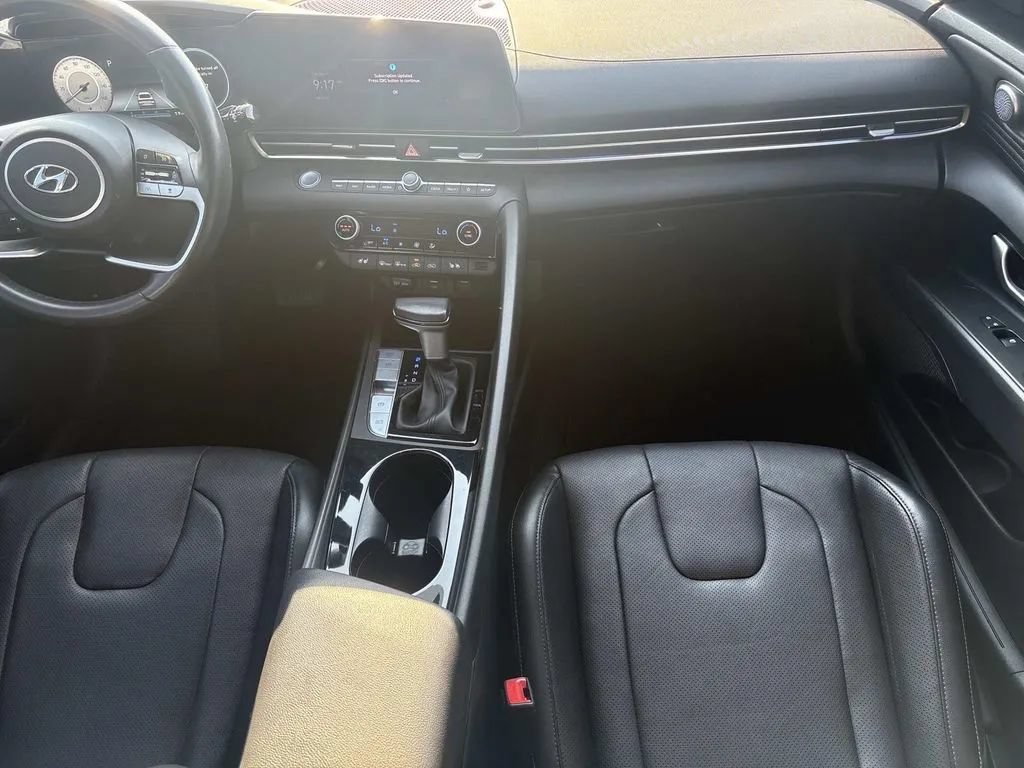 Used 2023 Hyundai Elantra Limited w/ Preferred Accessory Package FWD image 13