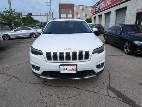 Used 2019 Jeep Cherokee Limited AWD/4WD image 4