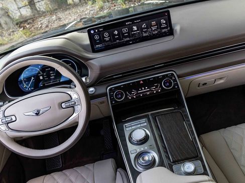 Used 2024 Genesis GV80 3.5T w/ Prestige Package image 22